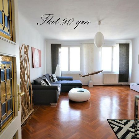 The Kolin Grand Downtown Apartment Wina Bagian luar foto