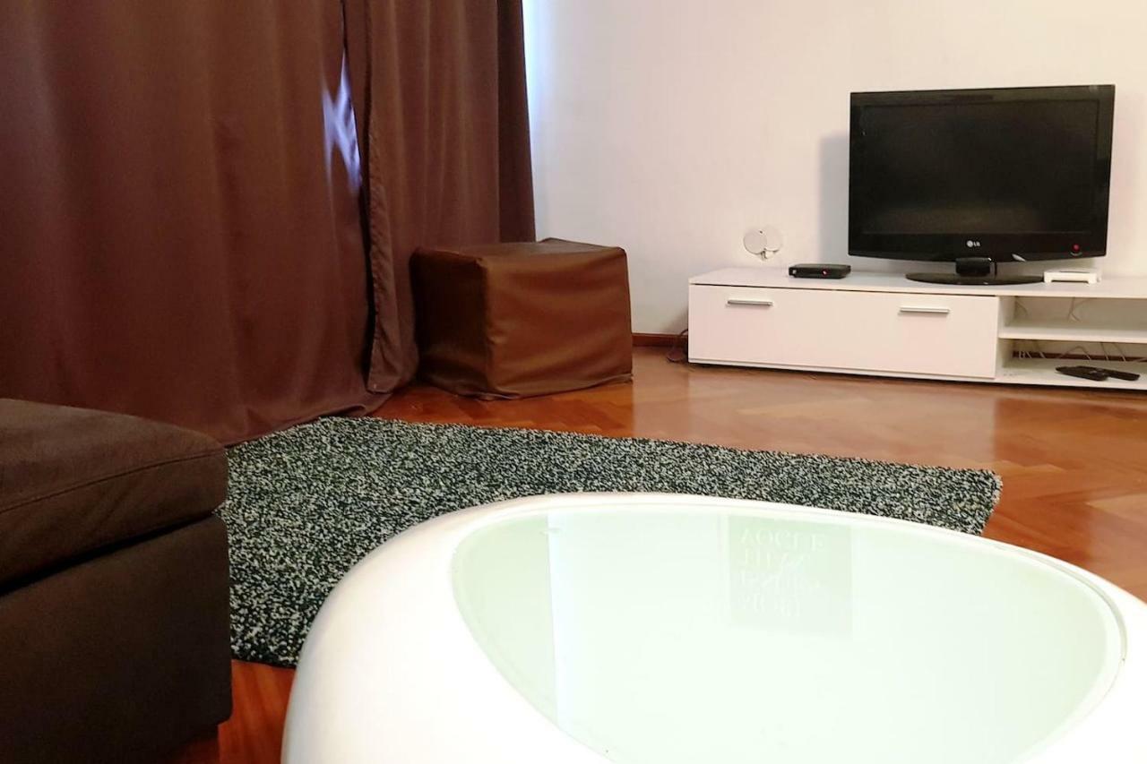 The Kolin Grand Downtown Apartment Wina Bagian luar foto