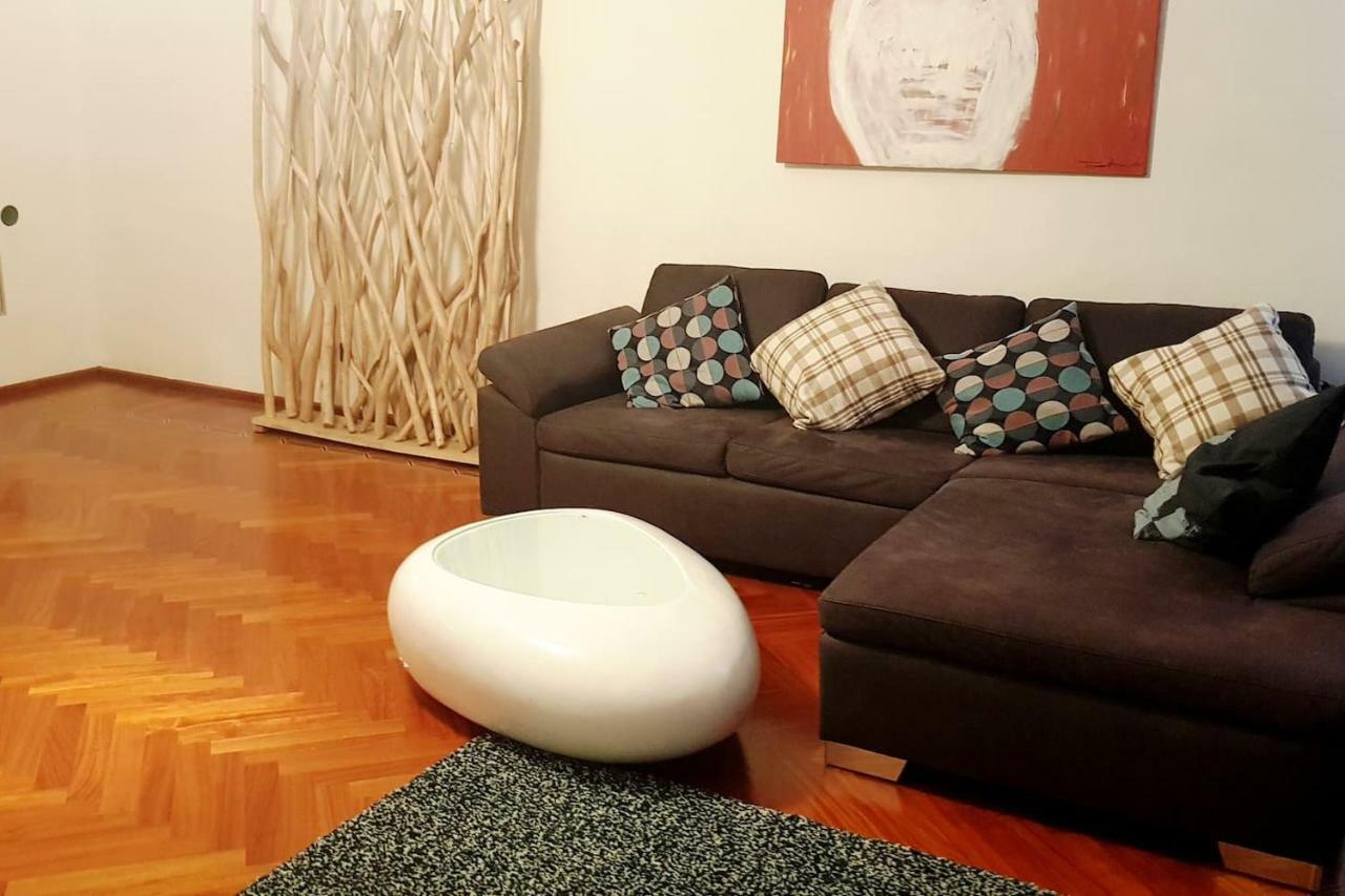 The Kolin Grand Downtown Apartment Wina Bagian luar foto