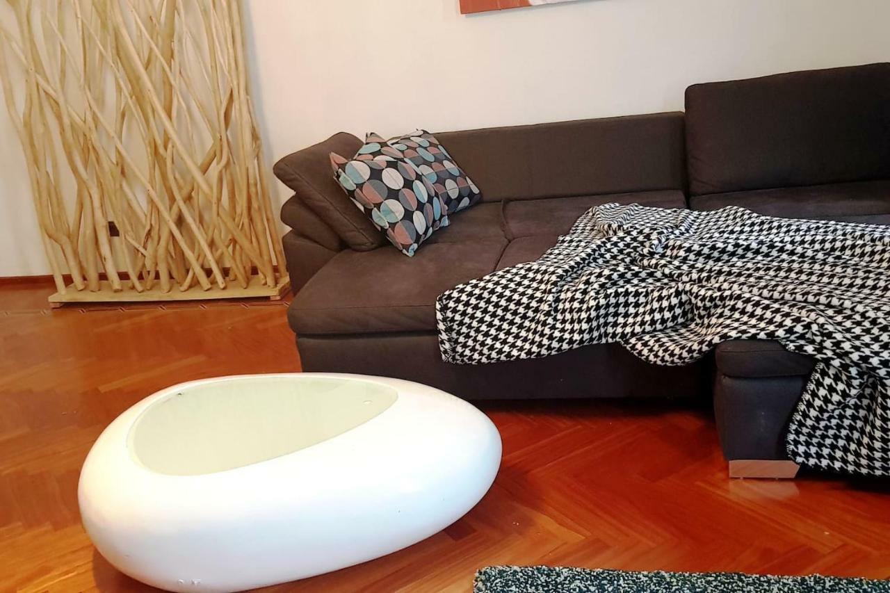 The Kolin Grand Downtown Apartment Wina Bagian luar foto